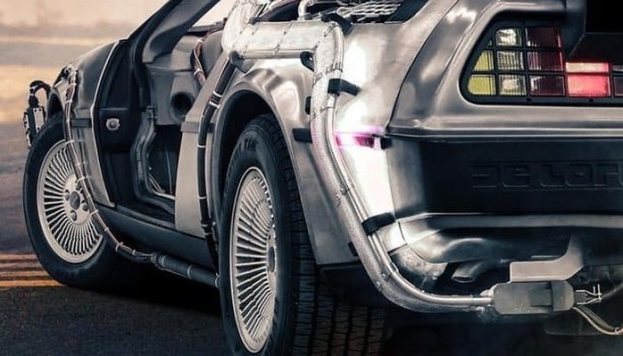 filmes sobre viagem no tempo - Marty e Doc Brown com a DeLorean em De Volta para o Futuro