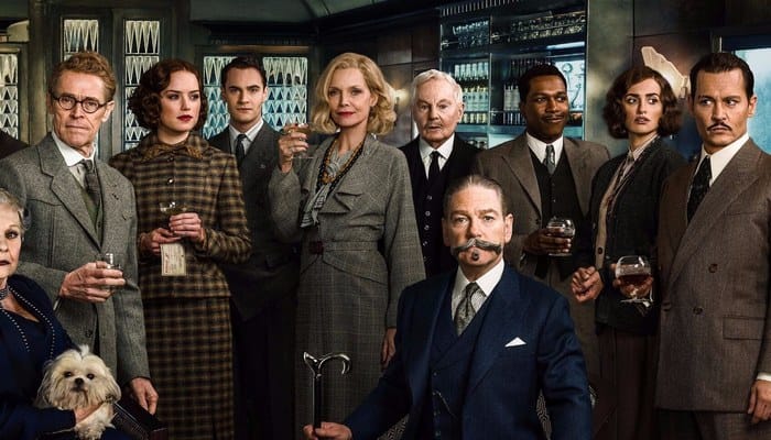Kenneth Branagh como Hercule Poirot em Assassinato no Expresso Oriente
