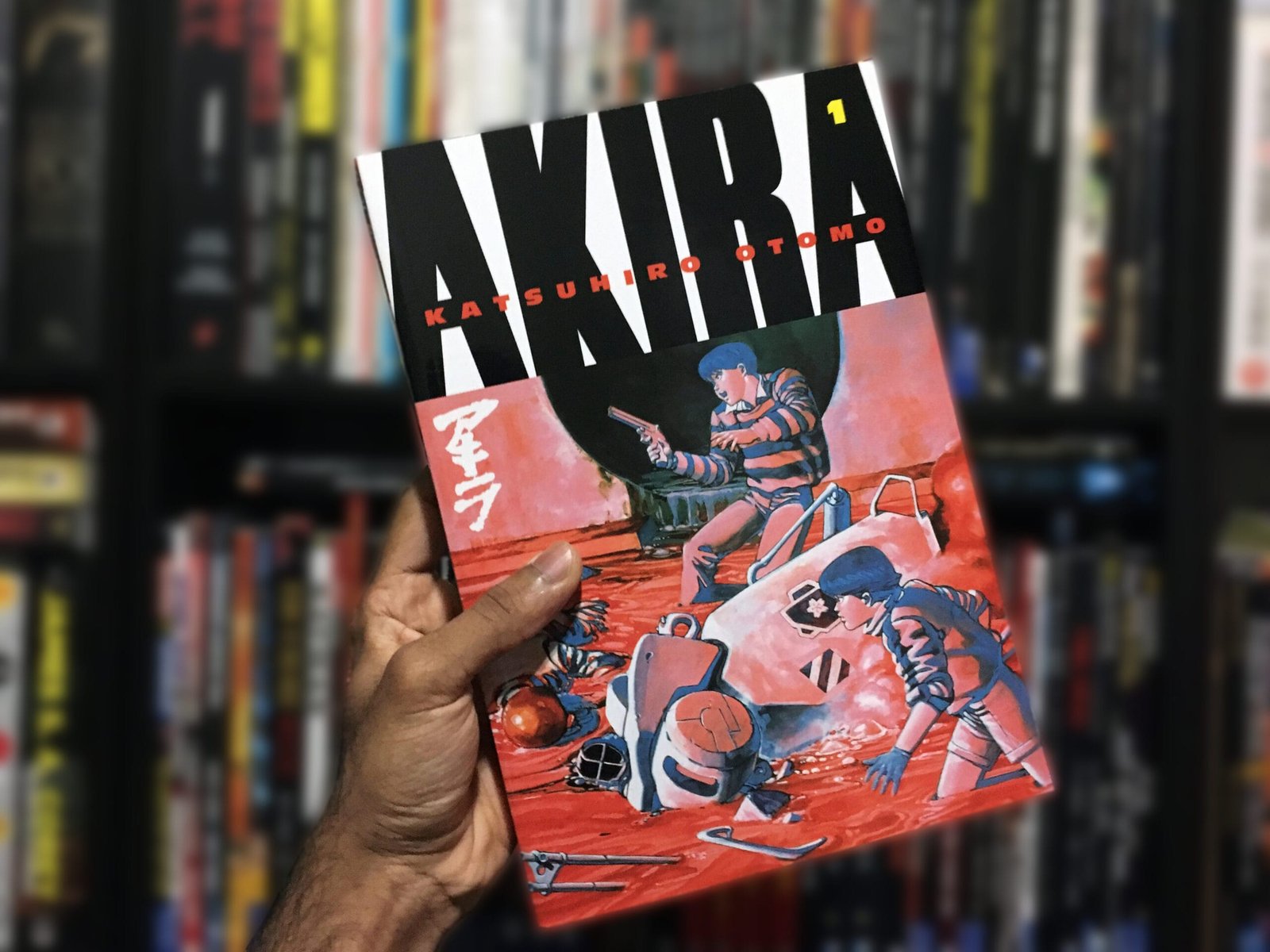 Akira Volume 1 da Kodansha de 1984 nas maos de um colecionador