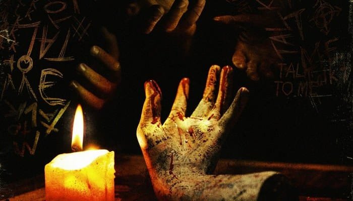 filmes de terror sobrenatural talk to me
